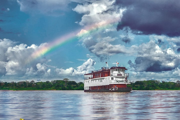 Amazon River Luxury Cruise from Iquitos on 'La Perla'