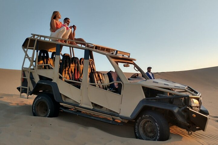 Buggy & Sandboarding in Huacachina - Photo 1 of 9