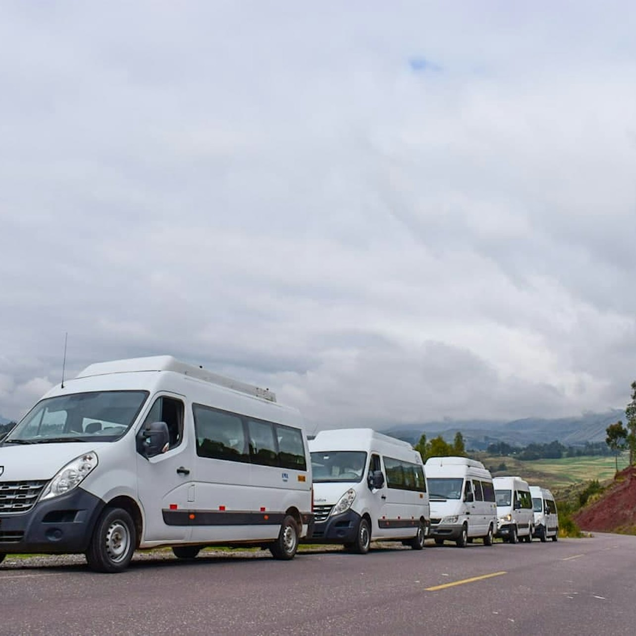 Cusco to Ollantaytambo: Roundtrip Transfer - Photo 1 of 4