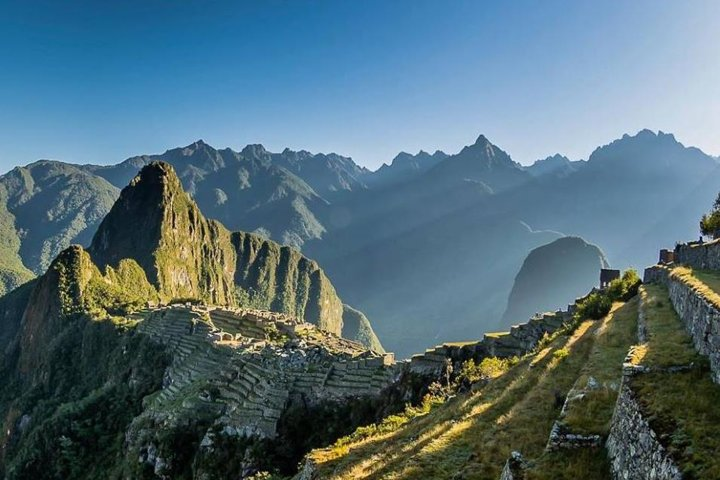 Family trip peru Machupicchu Sunrise