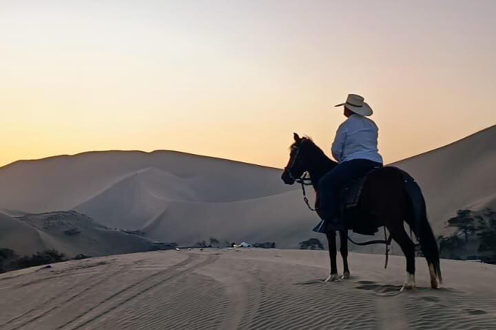 Horseback riding to the Huacachina desert - Photo 1 of 5