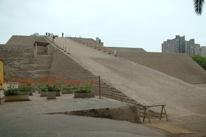 Huallacmarca Pyramid & Larco Museum - Footprints of the past - Photo 1 of 5