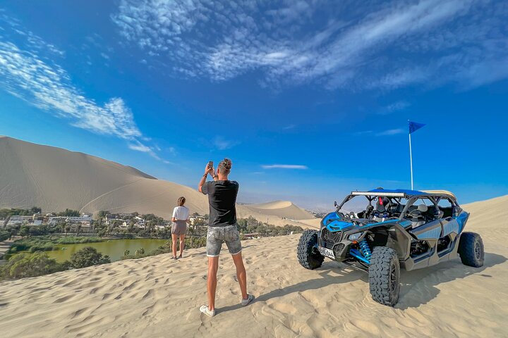 ICA! Private sports car + Sandboard in HUACACHINA - Photo 1 of 22