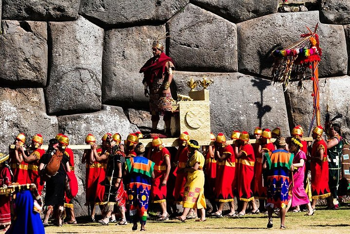 The Inca and his entourage at the Inti Raymi