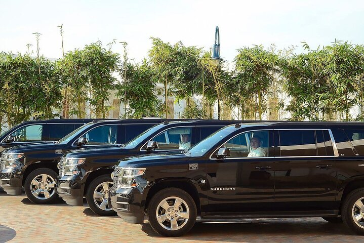 Lima Airport Arrival Luxury Suburban Large SUV  - Photo 1 of 3