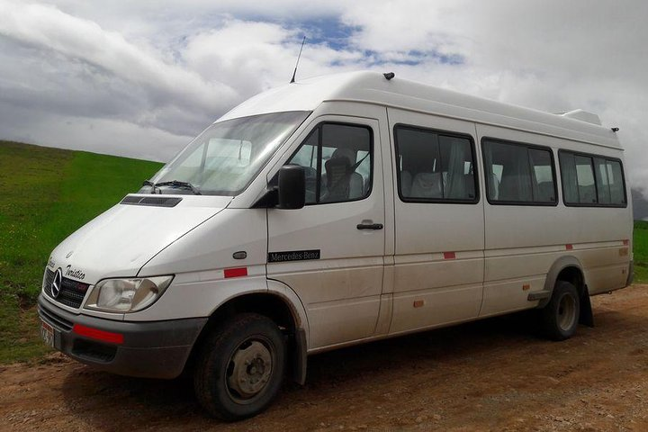 Private Bus and driver to the sacred Valley of Cusco (private car in Cusco) - Photo 1 of 2