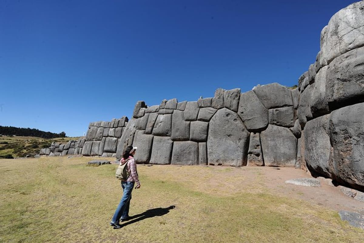 Sacsayhuaman, our first encounter.