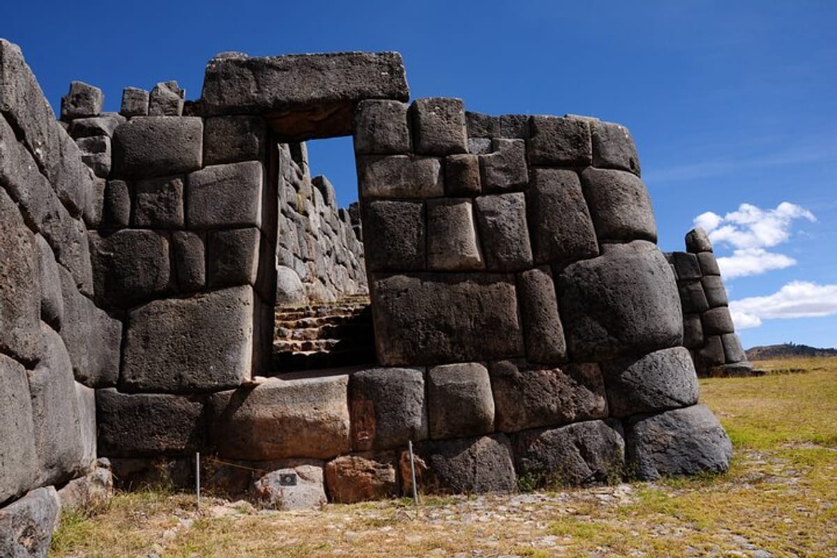 Door to the next level, Sacsayhuaman
