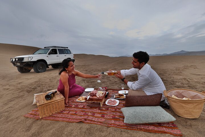 Sandboarding in Lima with Picnic and Pick up - Photo 1 of 10