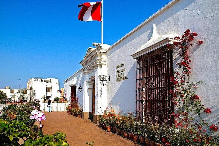 Larco Mar Museum in Lima