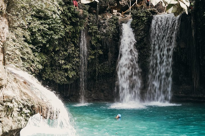 An exciting Kawasan Zip canyoneering - Photo 1 of 10