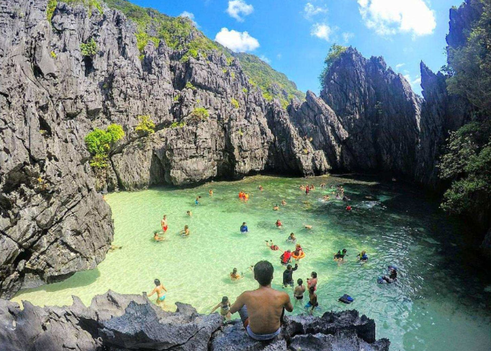 El Nido Island Hopping Tour: Helicopter Island, Matinloc Island, Secret Beach - Photo 1 of 5