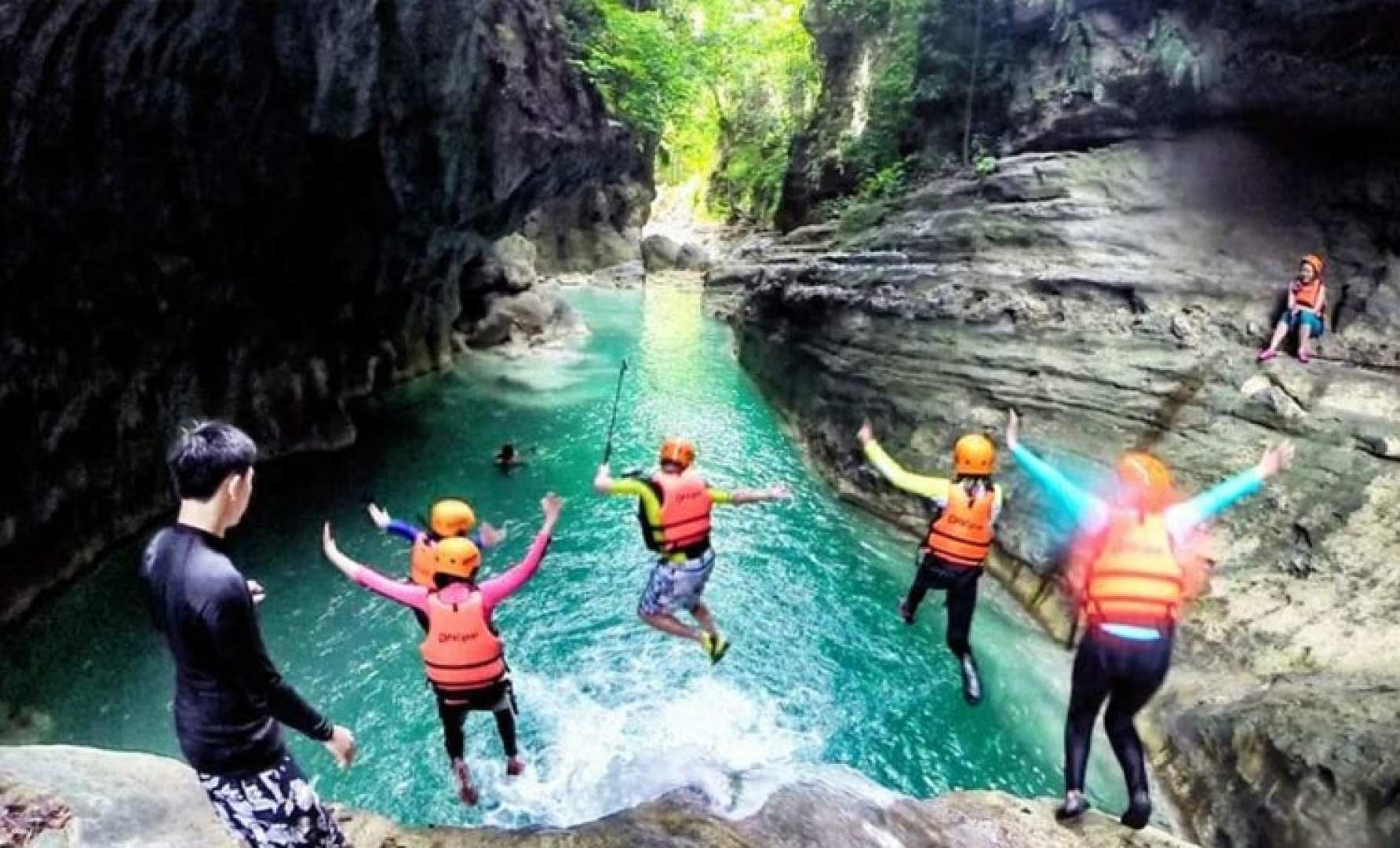 Osmeña Peak Hiking & Kawasan Falls Canyoneering | Cebu, Philippines - Photo 1 of 6