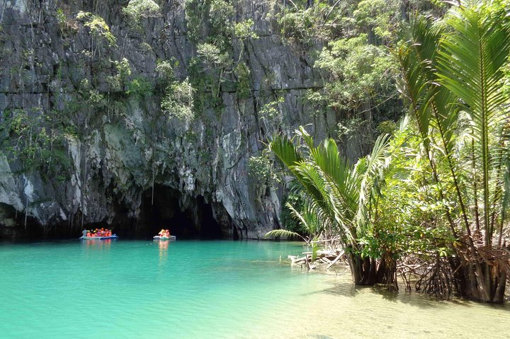 UNDERGROUND RIVER 