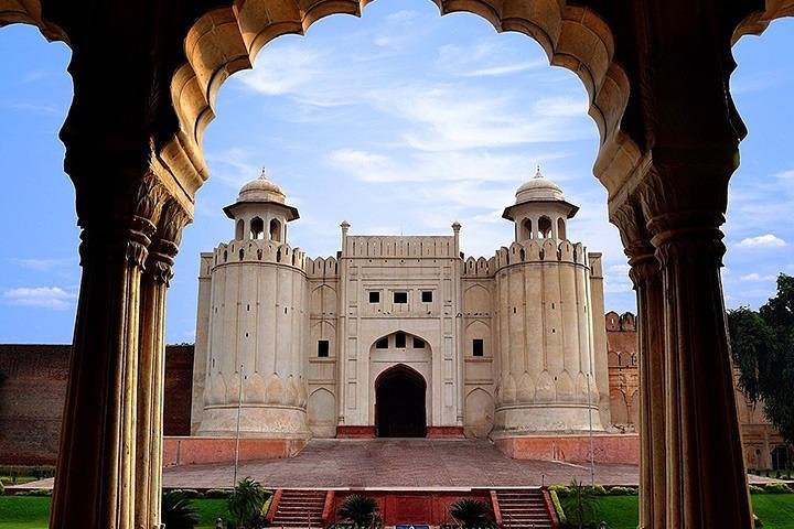 Front View of Lahore Fort Through Hazoori Bagh