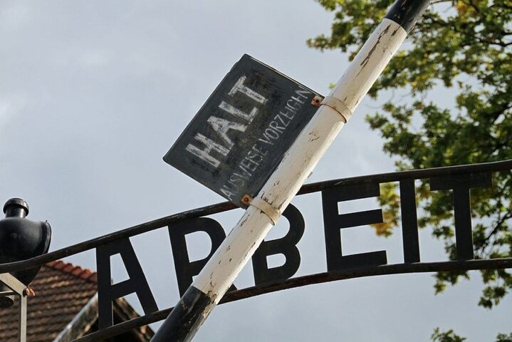 Auschwitz day tour from Warsaw by private car with lunch - Photo 1 of 12