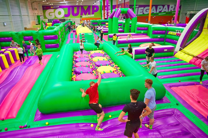 GOair Inflatable City at GOjump MEGAPARK Kraków-Sikorki