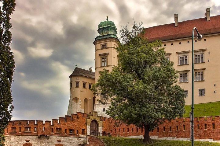 Krakow - Wawel Sightseeing of the Royal Hill - Photo 1 of 11