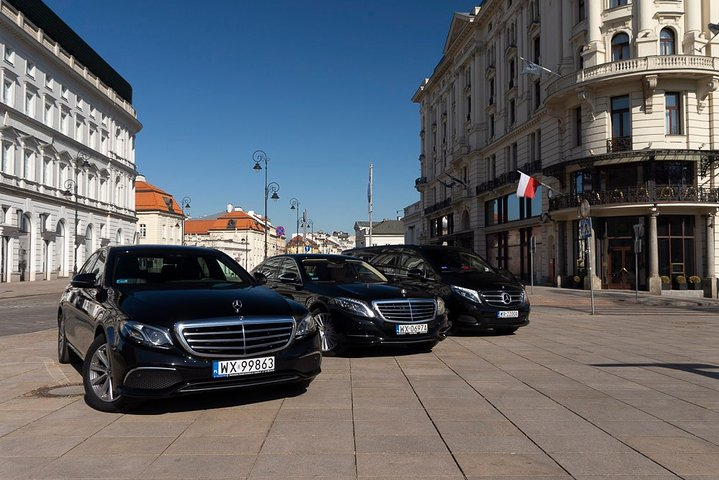 Mercedes with a driver at your disposal in Warsaw (4-8-12 hours) - Photo 1 of 9