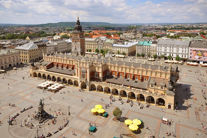 Private 3-hours Walking Tour of Krakow with official tour guide - Photo 1 of 7