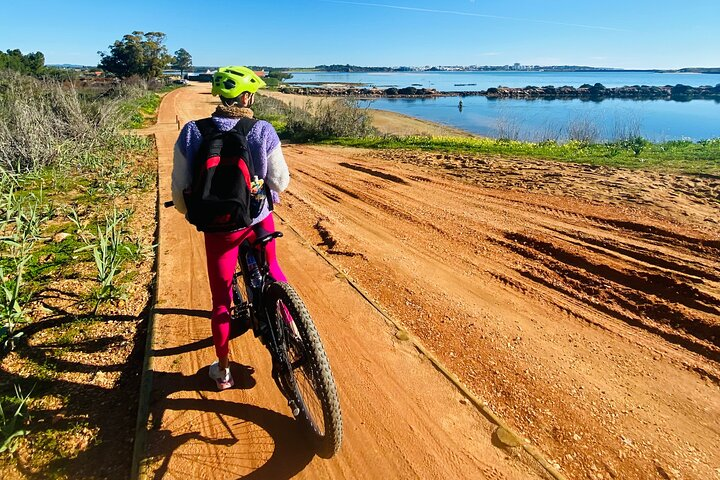 From Alvor to Ferragudo on e-Bikes: traditional fishing villages  - Photo 1 of 9