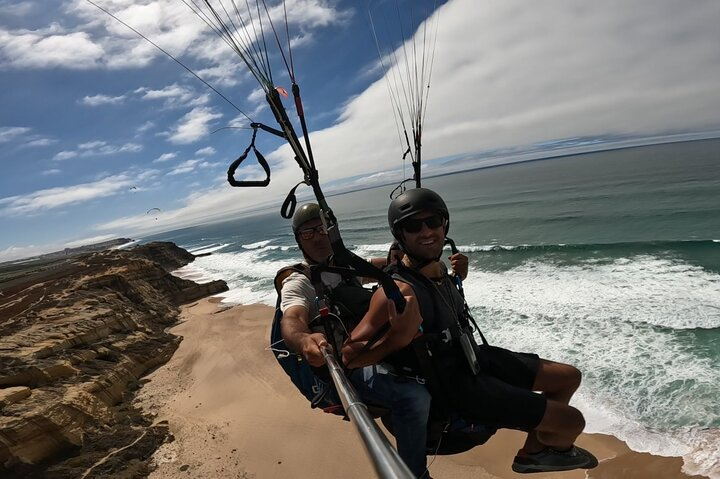 Paragliding Activity from Lisbon - Photo 1 of 13