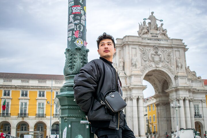 Private Photoshoot in the heart of Lisbon - Photo 1 of 11