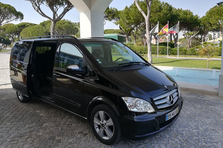 Private Transfer from Faro Airport to Pine Cliffs Hotel (1-4 pax) - Photo 1 of 4