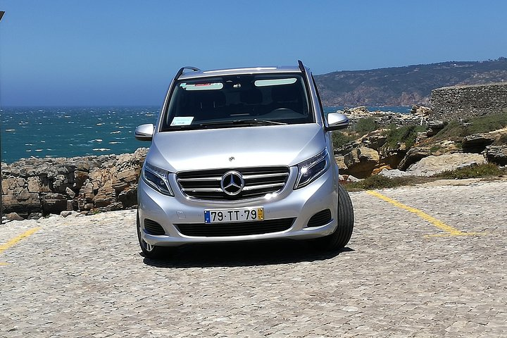 Private transfer Porto / Lisboa with tour included. - Photo 1 of 5