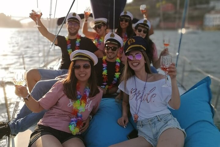 Single party on a sailboat in Porto - Photo 1 of 6