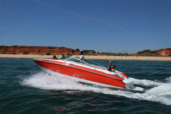 Private Luxury Speed Boat - 7 pax maximum
