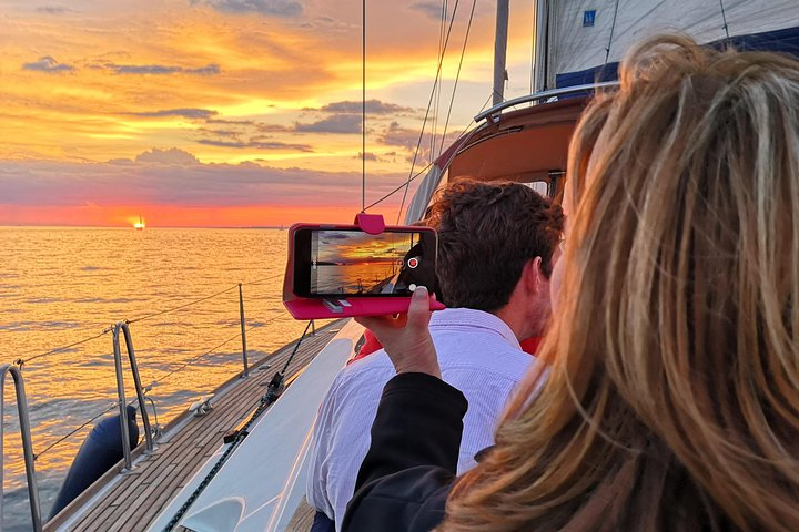 Lisbon Sunset Sailing with Lisbon ByBoat