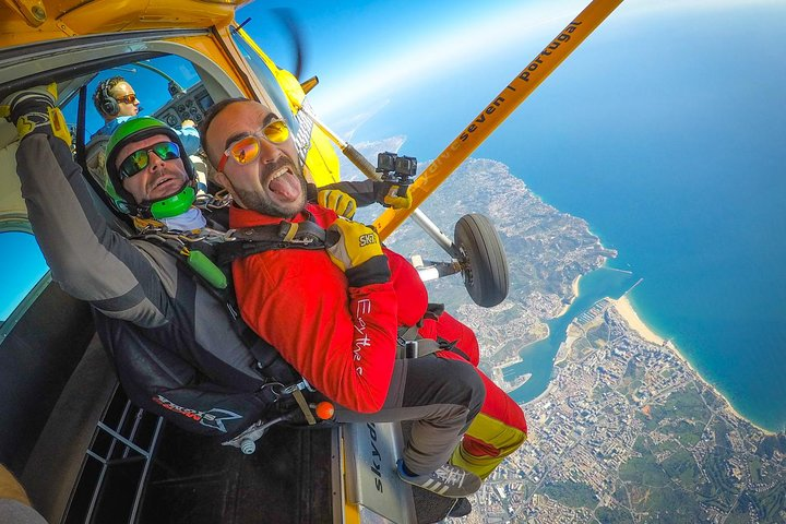 Tandem Skydiving 15,000ft - W/ Shuttle from Faro - Photo 1 of 8