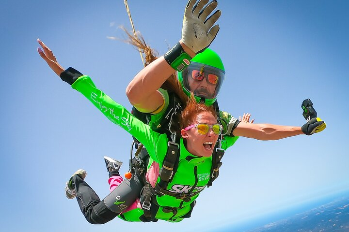 Tandem Skydiving Algarve from 15.000ft — 5000m - Photo 1 of 24