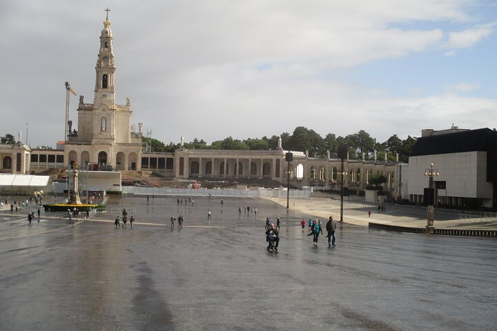 The Classic 4: Fátima, Batalha, Nazaré & Óbidos Express - Photo 1 of 8