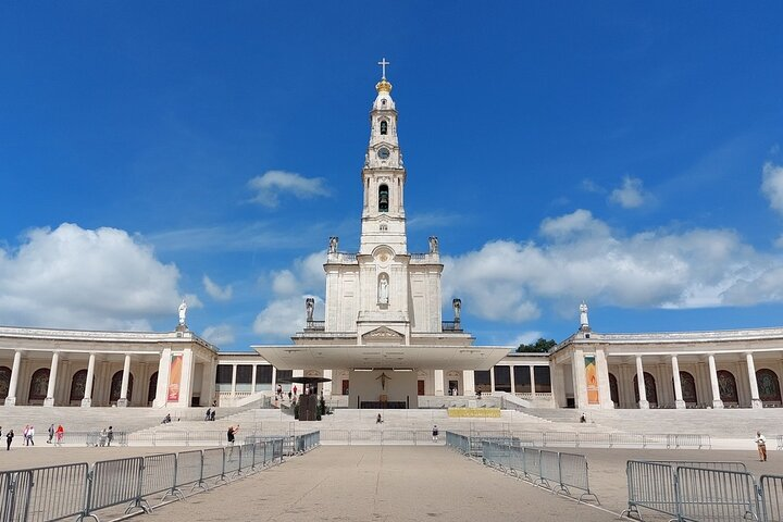 Sanctuary of Fatima.
Tour Fatima from Lisbon