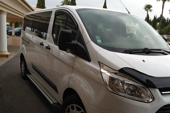 Private ground transportation to and from golf resorts Portugal.