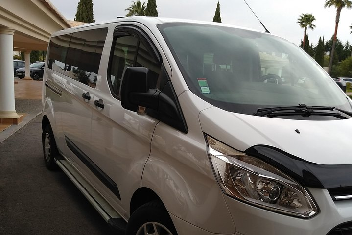 Private ground transportation to and from golf resorts Portugal.