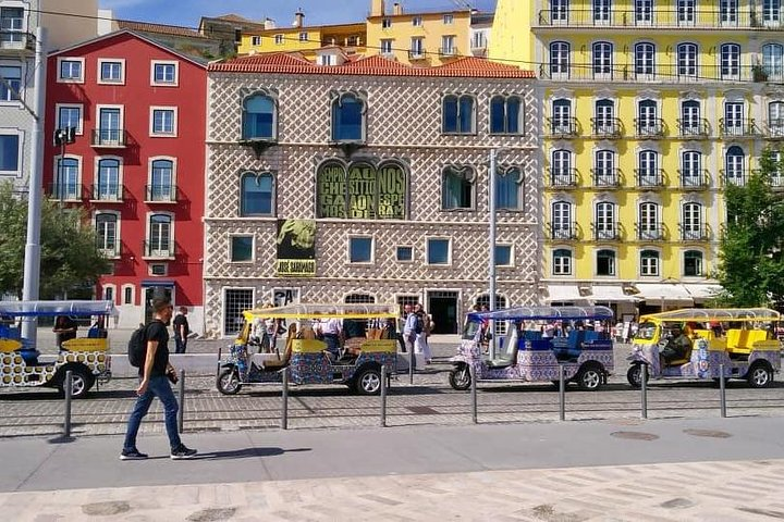 Tuk Tuk Lisbon - Doors of the Sun