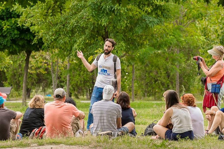 Bucharest Tour Guide