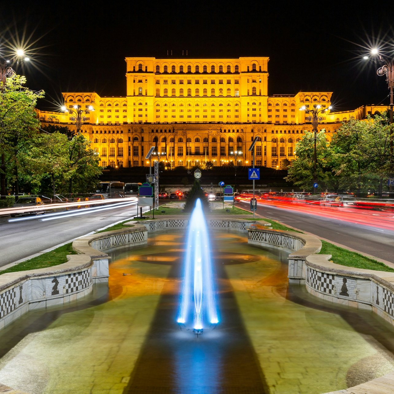 Bucharest Palace of Parliament: Spanish Guided Tour - Photo 1 of 5