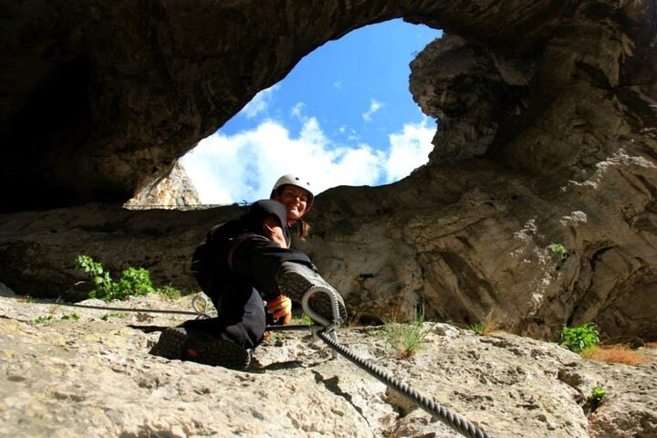 Private Climbing OR Hiking Experience in Cheile Turzii - Photo 1 of 16