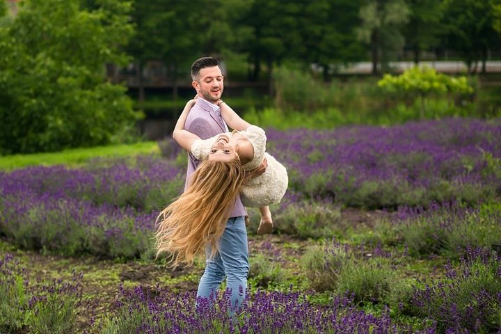 Private Photo Session with a Local Photographer in Bucharest - Photo 1 of 10