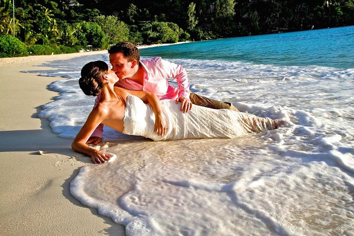 Wedding photo at Four Seasons Mahé Seychelles