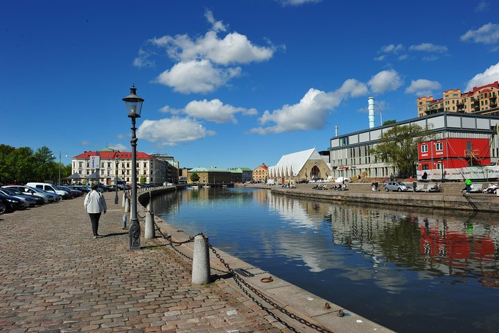 Explore Gothenburg in 1 hour with a Local - Photo 1 of 8