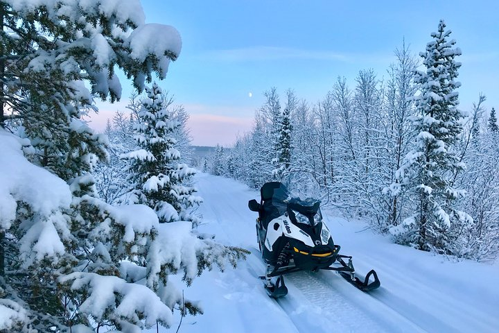 Snowmobile Exclusive Tour - Photo 1 of 10