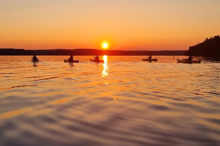 Sunset kayak tour with fika on Stockholms lakeside - Photo 1 of 8