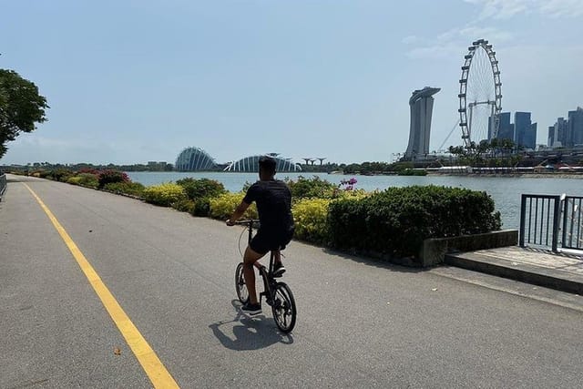 BikingSG Best of Singapore: Take in the sights on a relaxed audio cycling tour - Photo 1 of 3