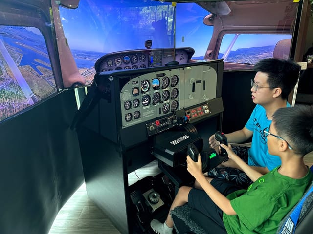 Flight Simulator Experience - Photo 1 of 4