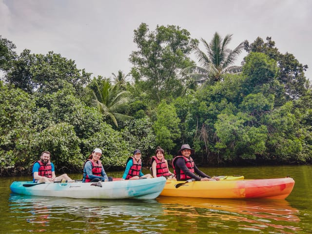 Chèo thuyền kayak giữa thiên nhiên ở Singapore - Photo 1 of 10